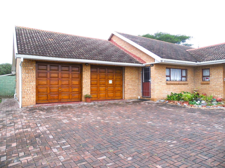 9 Bedroom Property for Sale in East Bank Eastern Cape
